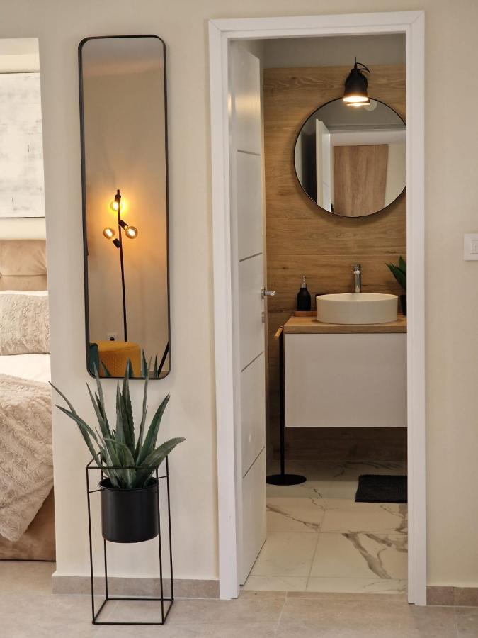Studio Apartment Mare With Private Garden And Jacuzzi Винкуран Экстерьер фото